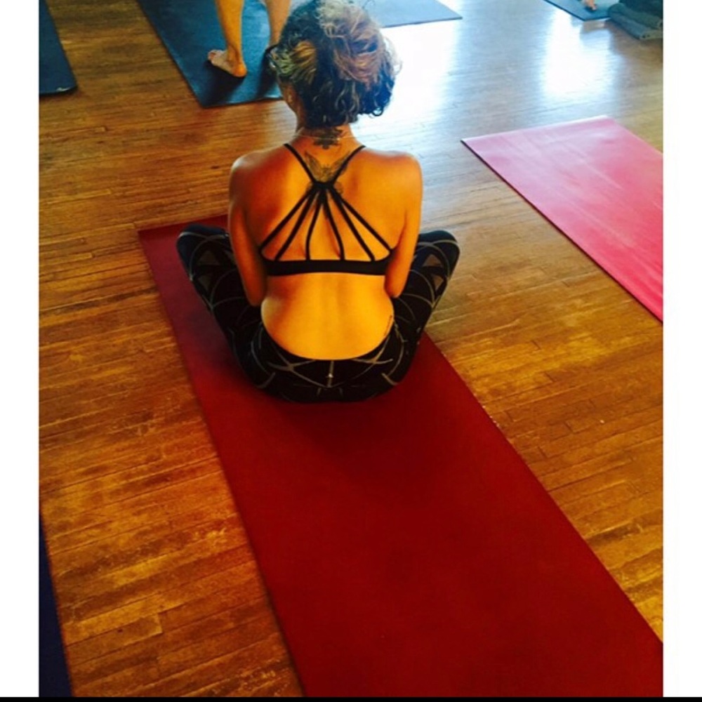 M/L Multi Strap Black Yoga Bra